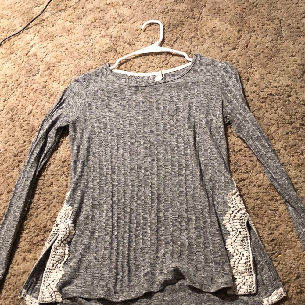 Grey ribbed long sleeve with lace detail